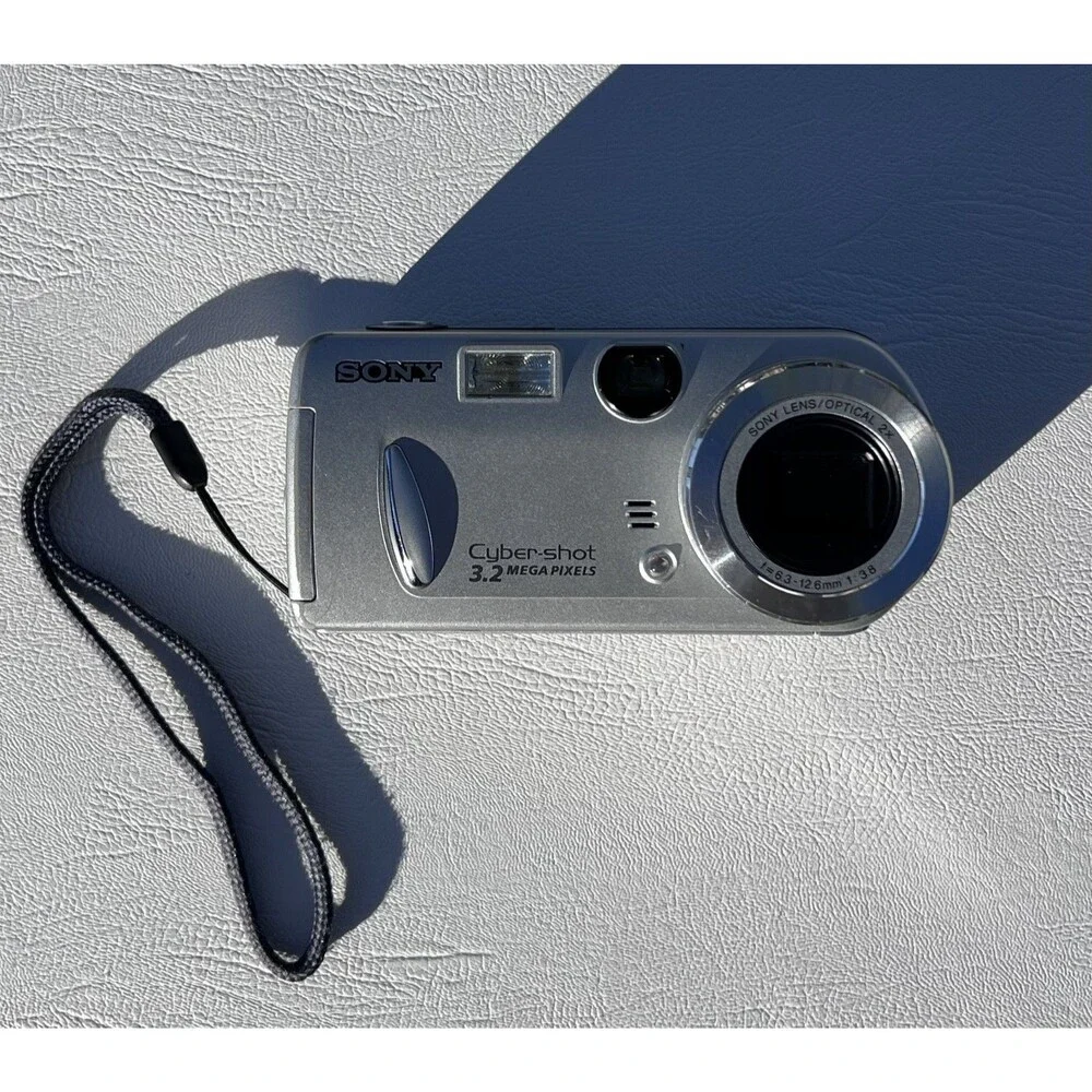 Sony Cyber-Shot 3.2 Mega Pixels DSC-P32 Camera